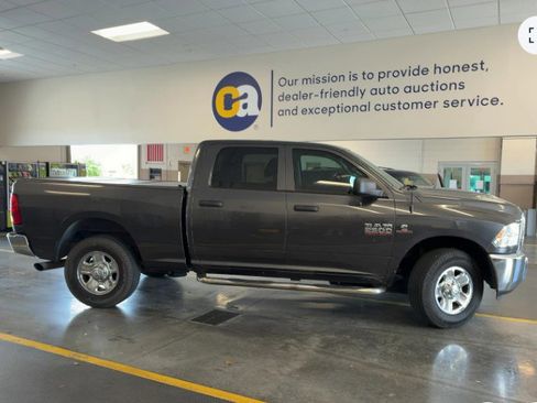 Used 2018 RAM 2500 Tradesman w/ Chrome Appearance Group image 8