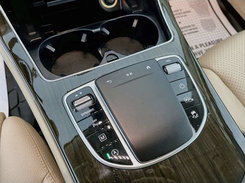 Used 2021 Mercedes-Benz GLC 300 w/ Premium Package image 23