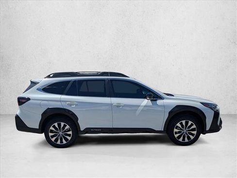 Used 2023 Subaru Outback Limited AWD/4WD image 4