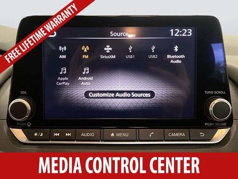 Used 2025 Nissan Rogue SV FWD image 12