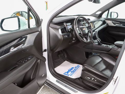 Used 2023 Cadillac XT6 Premium Luxury AWD/4WD image 3
