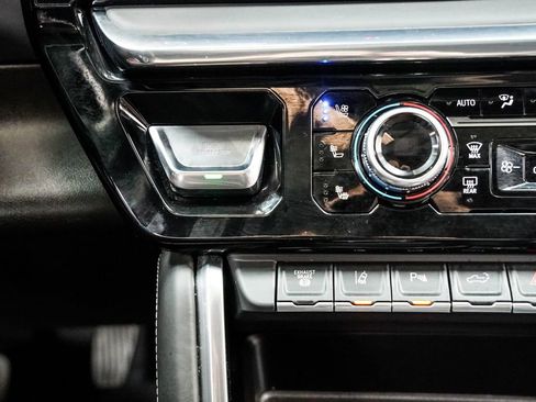 Used 2024 GMC Sierra 3500 Denali Ultimate image 25