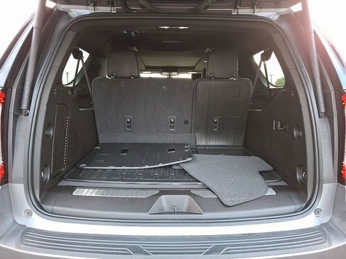 Used 2021 GMC Yukon XL Denali w/ Denali Premium Package image 34