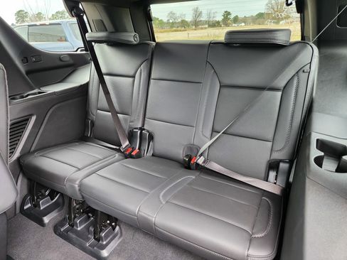 Used 2024 GMC Yukon Denali w/ Advanced Technology Package image 14