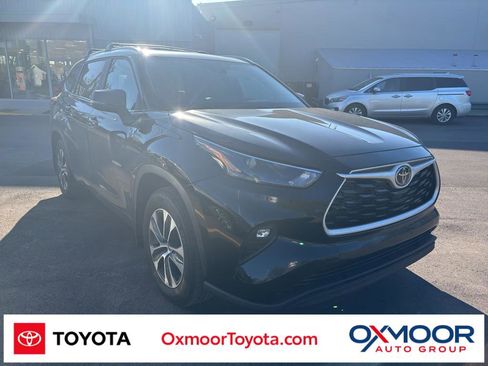 Used 2024 Toyota Highlander XLE image 1