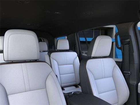New 2025 Chevrolet Traverse High Country w/ LPO, Floor Liner Package image 25