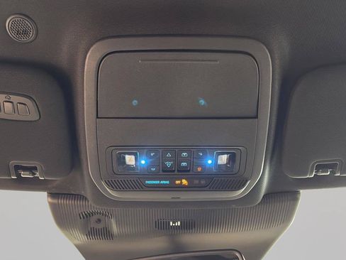 Used 2025 Ford Explorer ST AWD/4WD image 18