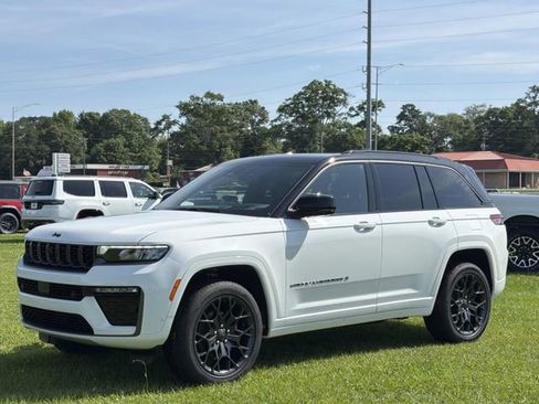 New 2026 Jeep Grand Cherokee Summit AWD/4WD image 16