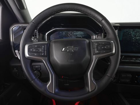 Used 2024 Chevrolet Silverado 1500 LT Trail Boss w/ Convenience Package II AWD/4WD image 18