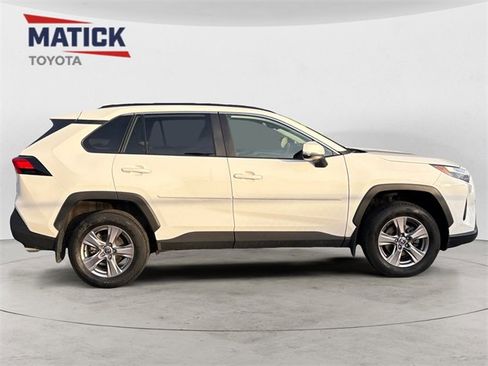 Used 2022 Toyota RAV4 XLE image 8