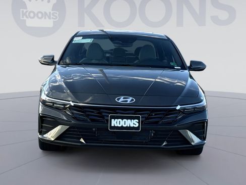 New 2025 Hyundai Elantra Limited image 11