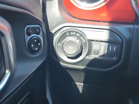 Used 2018 Jeep Wrangler Unlimited Rubicon AWD/4WD image 20