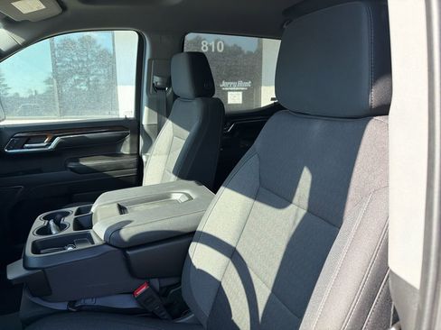 Used 2024 GMC Sierra 1500 Elevation image 3