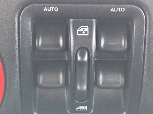 Used 2013 Jeep Wrangler Unlimited Rubicon w/ Max Tow Pkg image 28