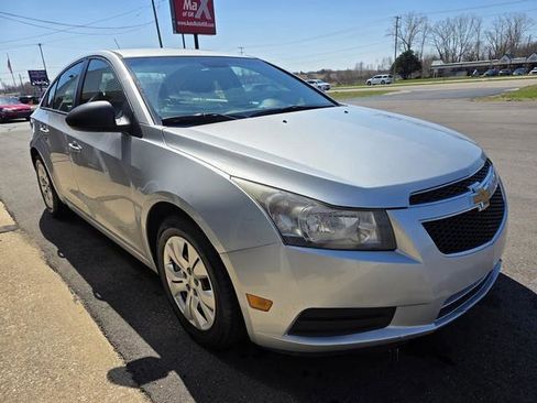 Used 2014 Chevrolet Cruze LS image 2