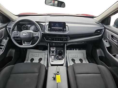 Used 2025 Nissan Rogue S image 12