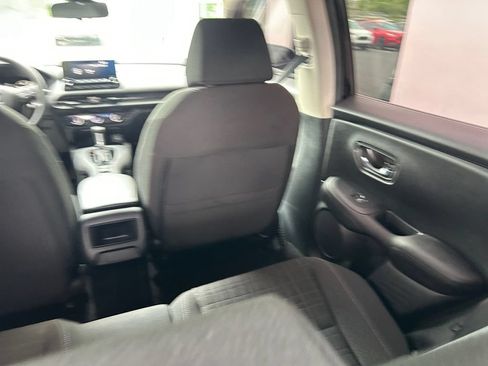 Certified 2025 Honda HR-V LX image 19