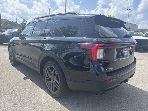 Used 2025 Ford Explorer ST-Line w/ Premium Package RWD image 5