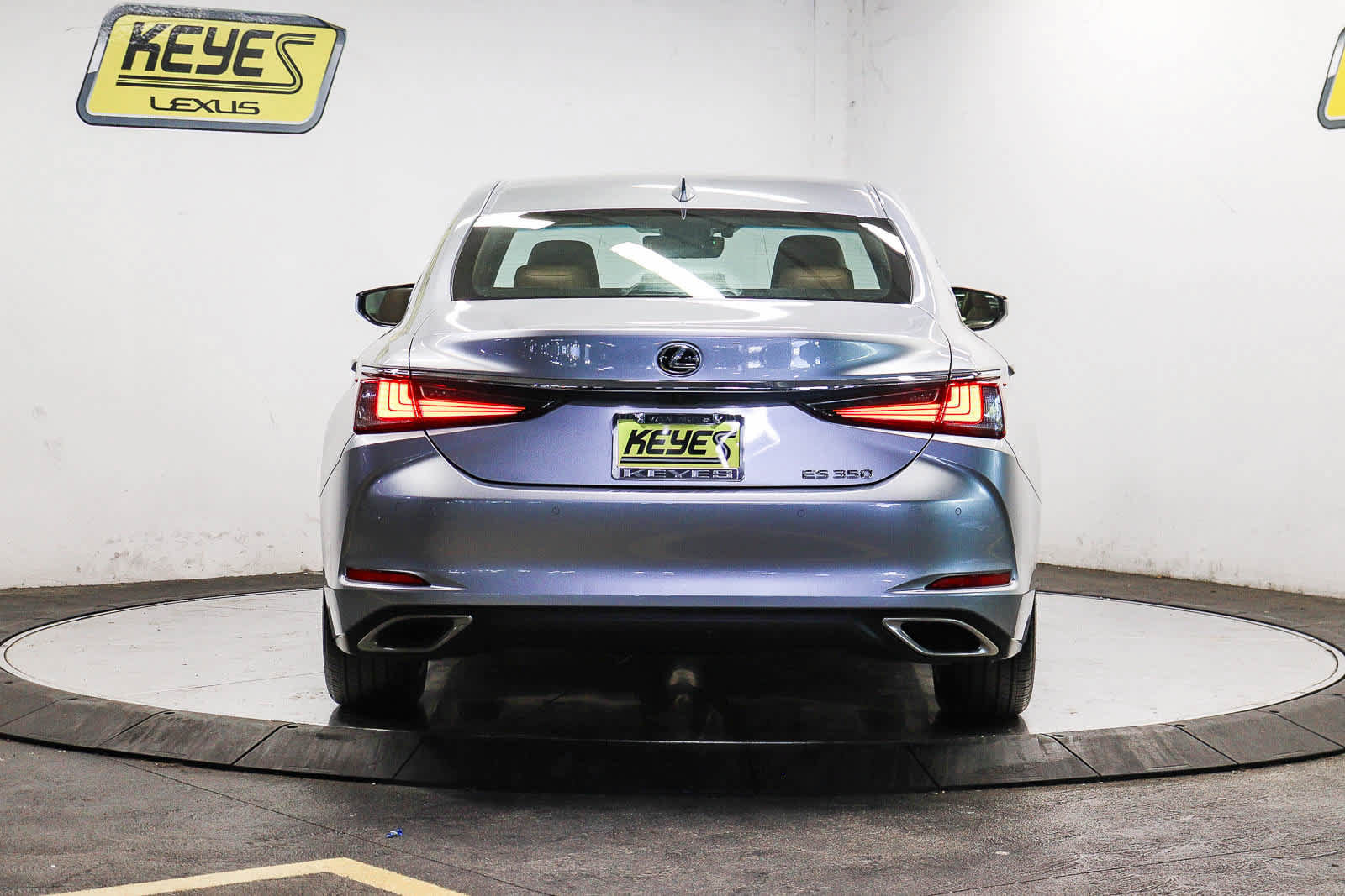Used 2025 Lexus ES 350 w/ Premium Package FWD image 3