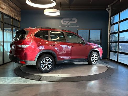 Used 2023 Subaru Forester Premium AWD/4WD image 3