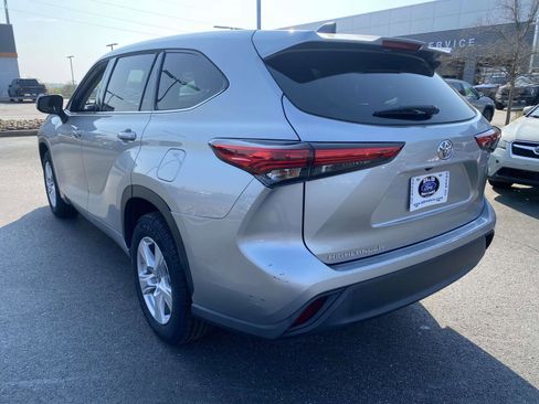 Used 2022 Toyota Highlander L image 5