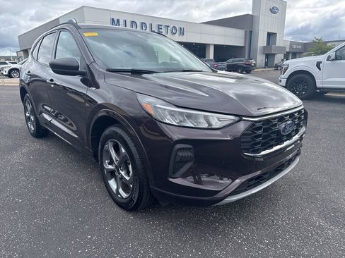 Used 2023 Ford Escape ST-Line w/ Tech Pack #1 AWD/4WD image 2