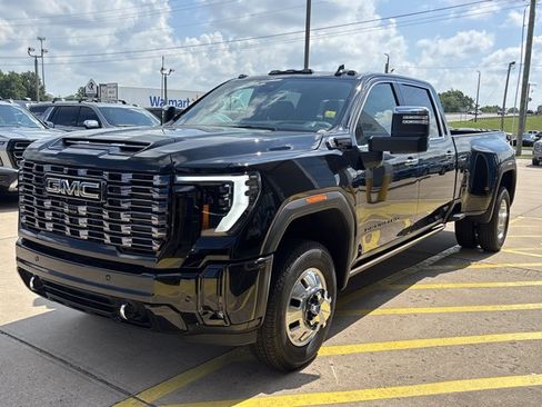 New 2026 GMC Sierra 3500 Denali Ultimate w/ LPO, Black Badging Package AWD/4WD image 10