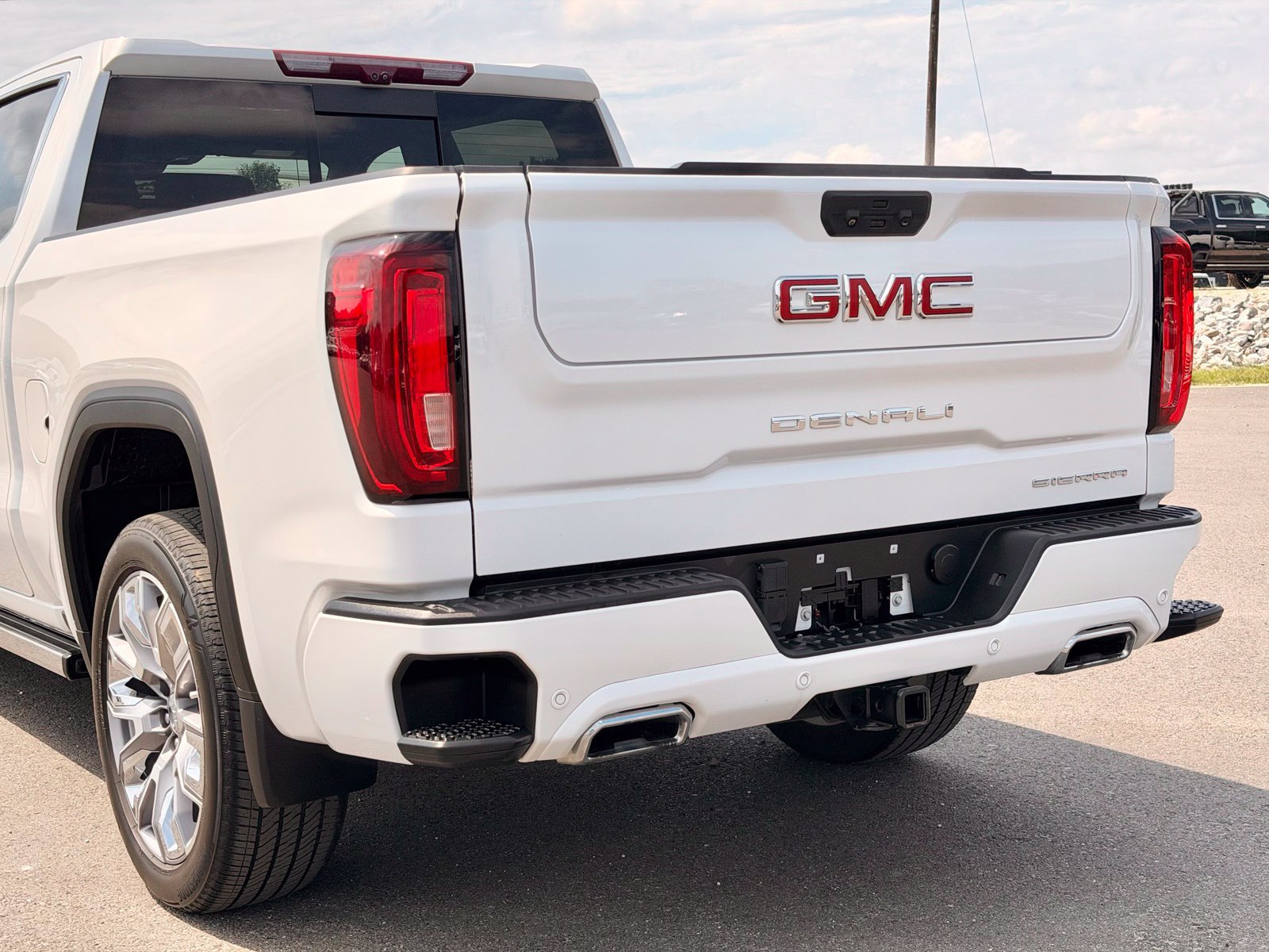 Used 2023 GMC Sierra 1500 Denali AWD/4WD image 4