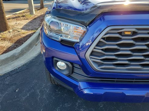 Used 2022 Toyota Tacoma TRD Sport w/ Technology Package AWD/4WD image 8