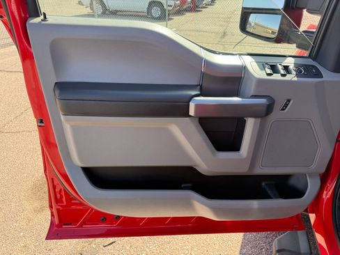Used 2022 Ford F250 XLT w/ Black Appearance Package AWD/4WD image 15