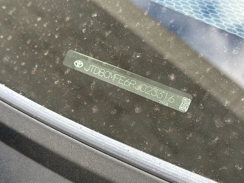 Used 2024 Toyota Corolla LE image 2