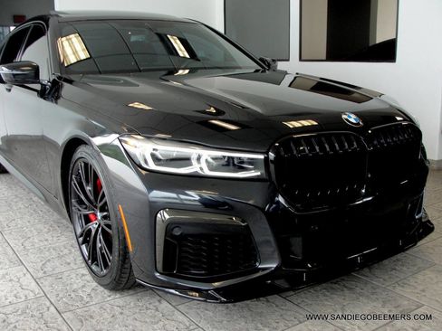 Used 2022 BMW 740i w/ M Sport Package image 26