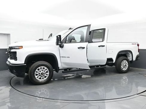 Used 2025 Chevrolet Silverado 2500 W/T image 42