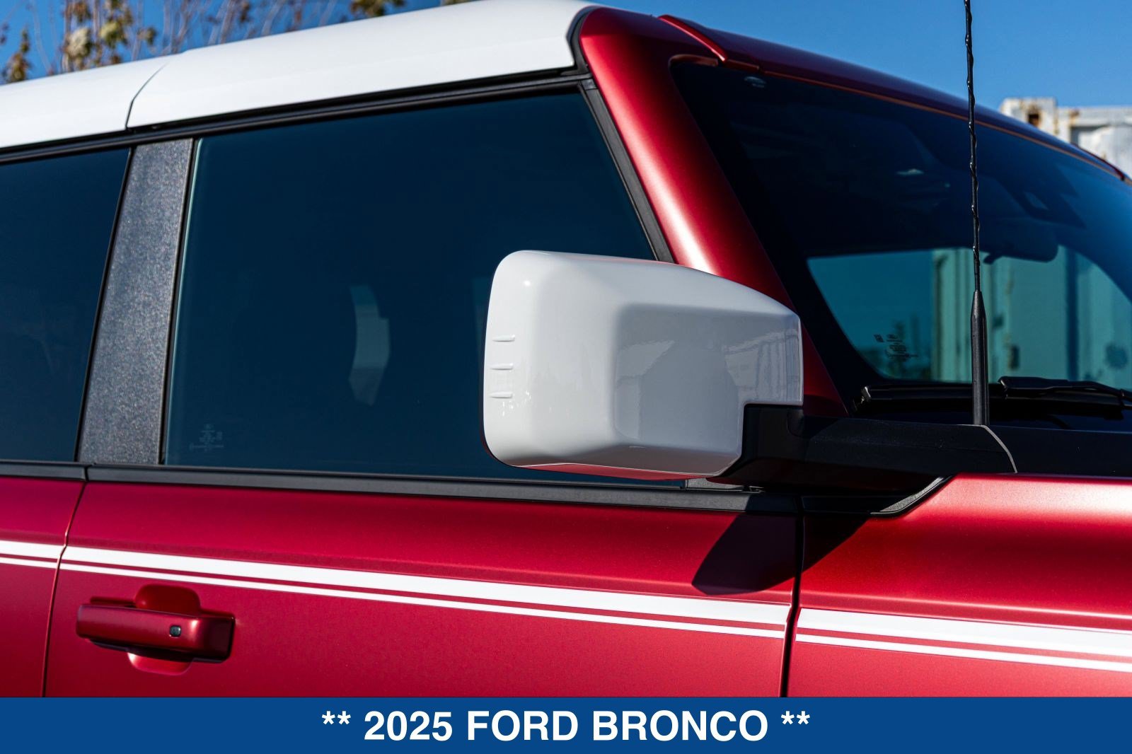 Used 2025 Ford Bronco Heritage Edition AWD/4WD image 19
