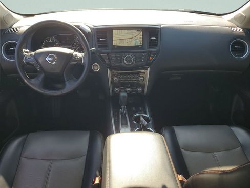 Used 2020 Nissan Pathfinder SL FWD image 12