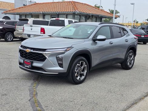 Used 2026 Chevrolet Trax LT FWD image 10