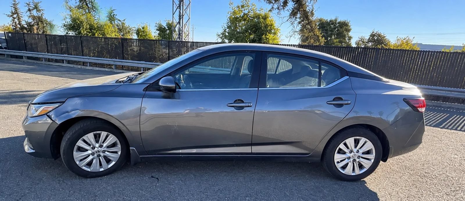 Used 2021 Nissan Sentra SV FWD image 3