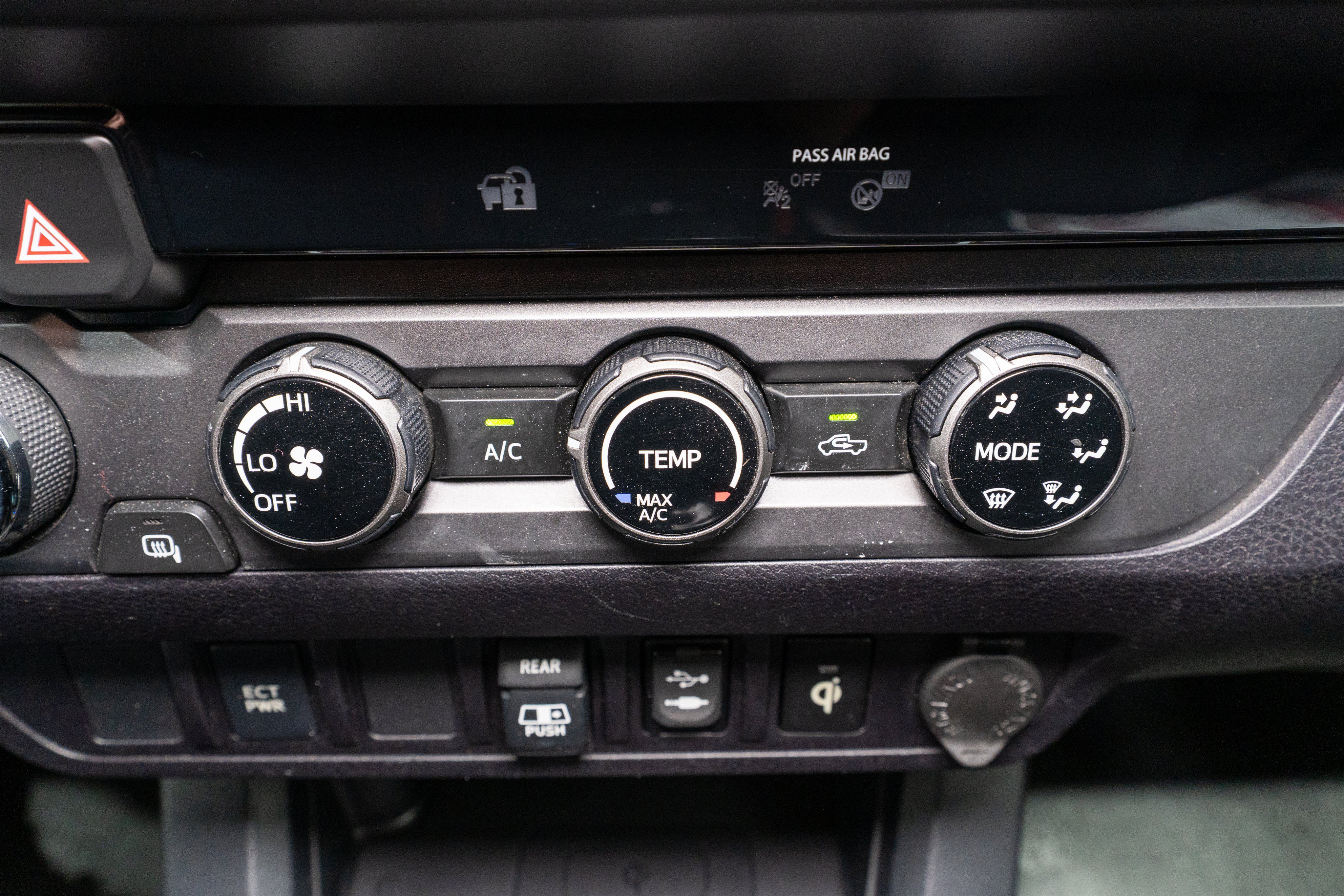 Used 2018 Toyota Tacoma TRD Off-Road AWD/4WD image 20