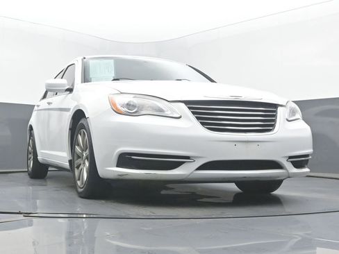 Used 2014 Chrysler 200 Touring image 51