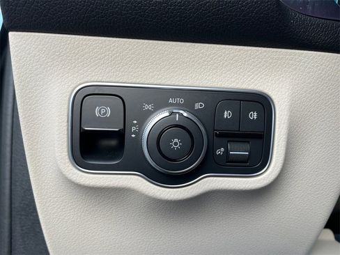 Certified 2025 Mercedes-Benz GLB 250 4MATIC image 25