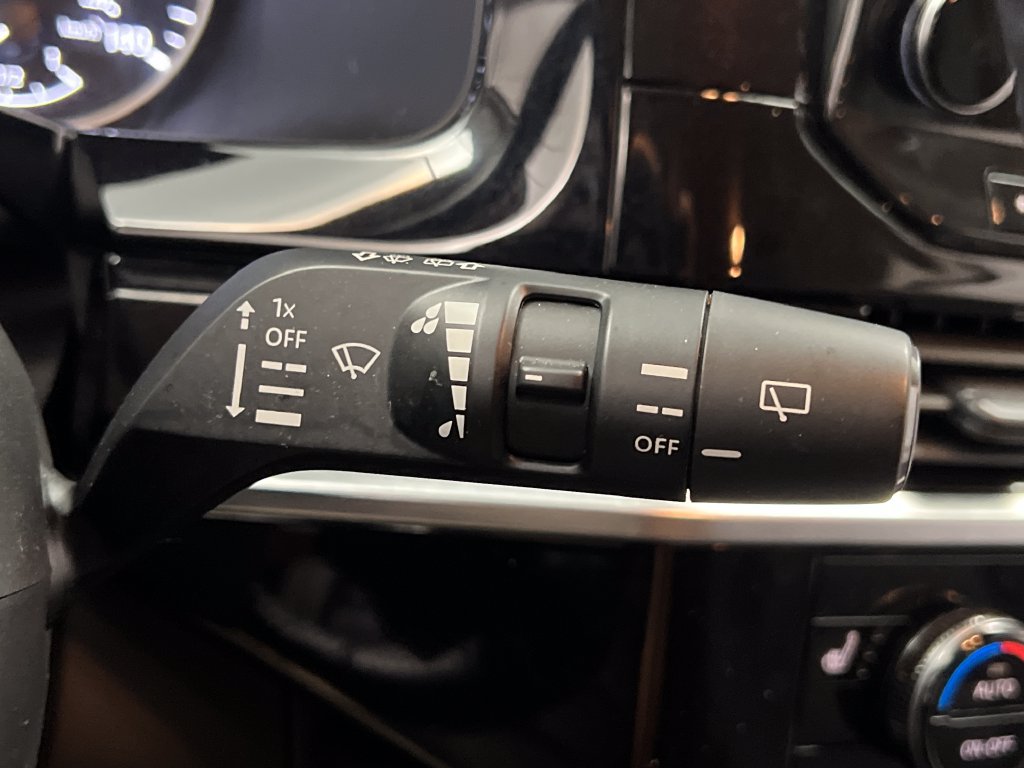 Used 2025 Nissan Pathfinder SL AWD/4WD image 53