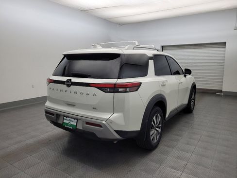 Used 2023 Nissan Pathfinder SL FWD image 9