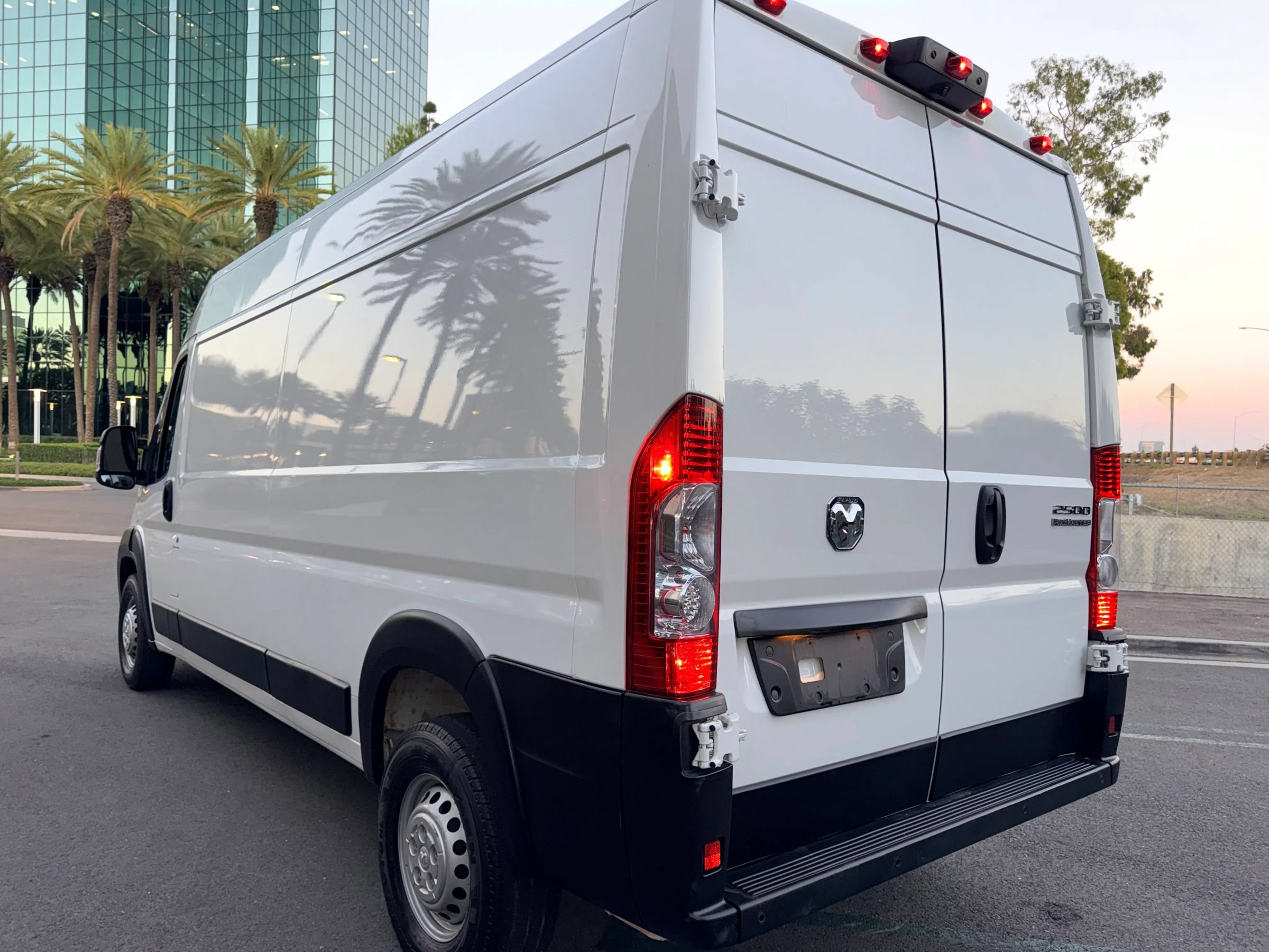 Used 2024 RAM ProMaster 2500 159 High Roof w/ Premium Convenience Group FWD image 4