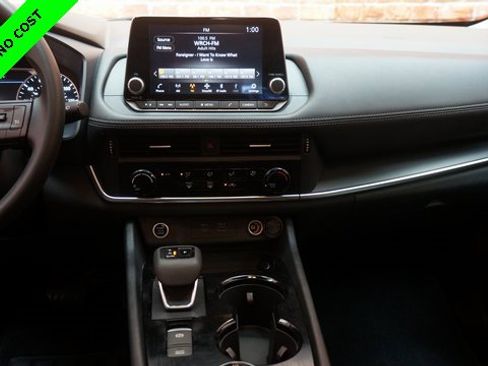 Used 2022 Nissan Rogue S image 33