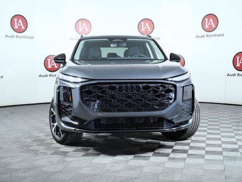 New 2026 Audi Q3 quattro 2.0T image 3