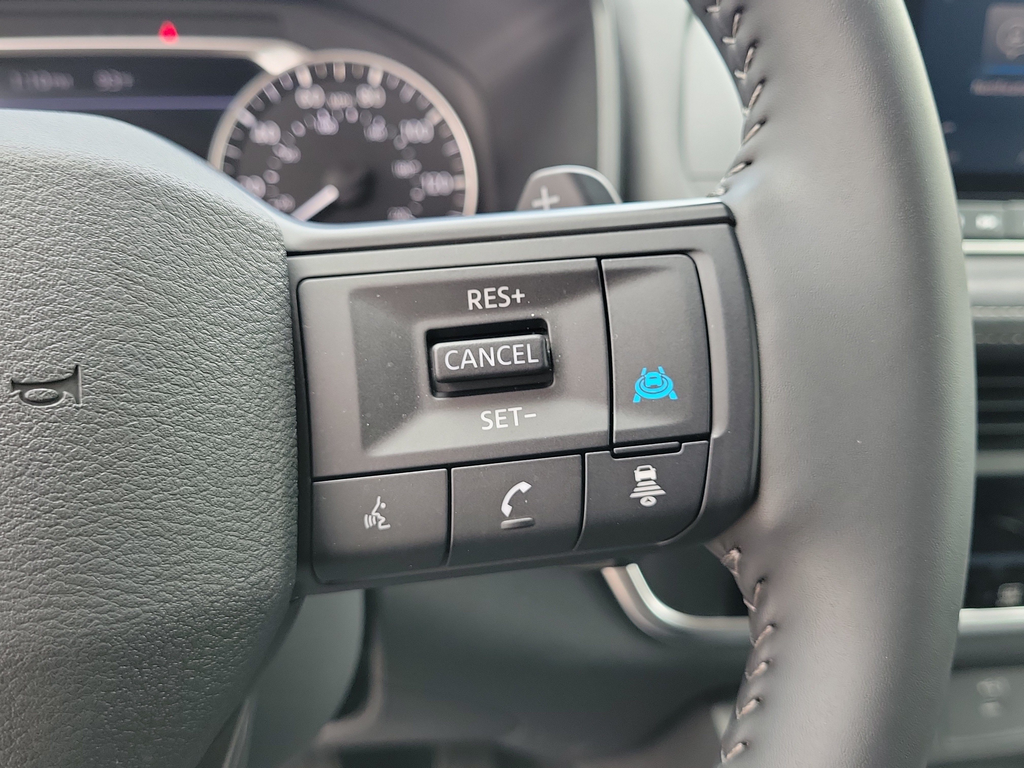 Certified 2025 Nissan Rogue SV AWD/4WD image 24