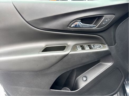Used 2022 Chevrolet Equinox LT image 11