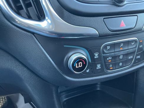 Used 2019 Chevrolet Equinox LT AWD/4WD image 16