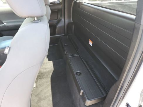 Used 2022 Toyota Tacoma SR image 23