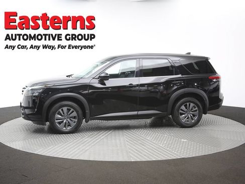 Used 2024 Nissan Pathfinder S AWD/4WD image 59
